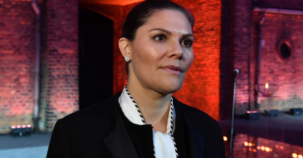 Kronprinsessan var märkbart tagen av överlevarnas vittnesmål.