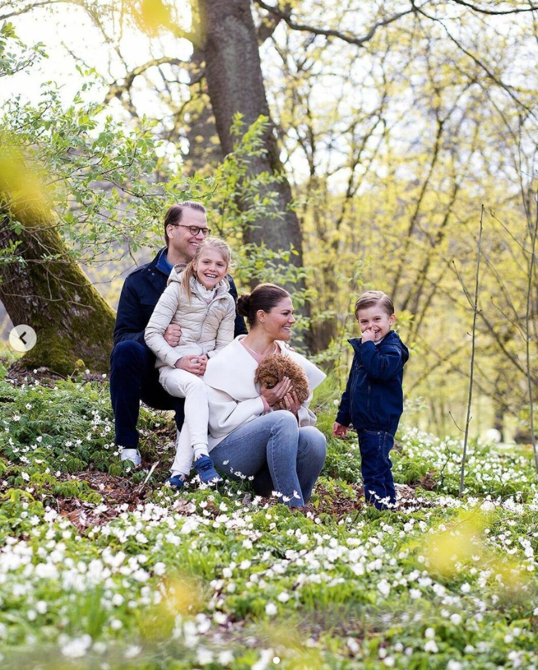 Victoria och Daniel visade upp en ny bild på den lilla valpen! kronprinsessan victoria prins daniel