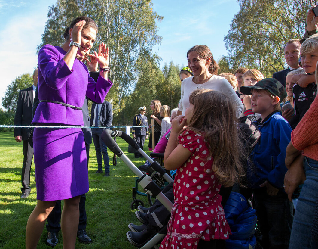 Skulpturparken i Umedalen gjorde ett starkt intryck på kronprinsessparet. victoria daniel umeå