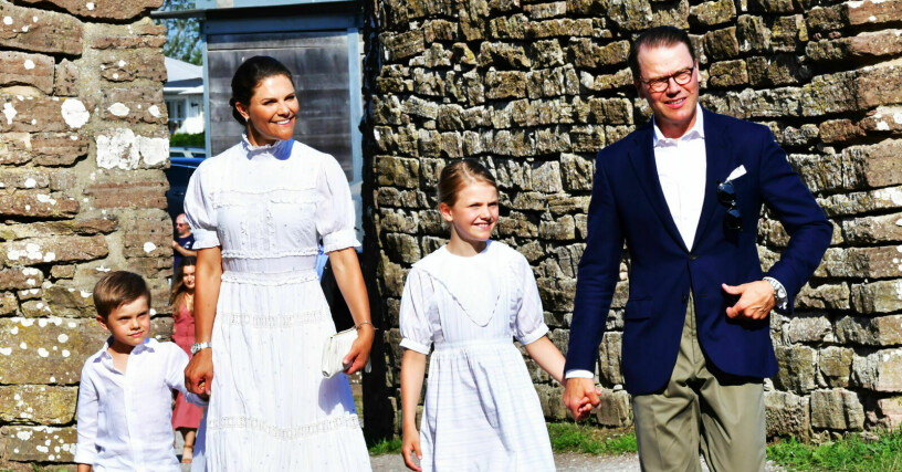 Kolla på Estelles härliga klänning! Prinsessan Estelle