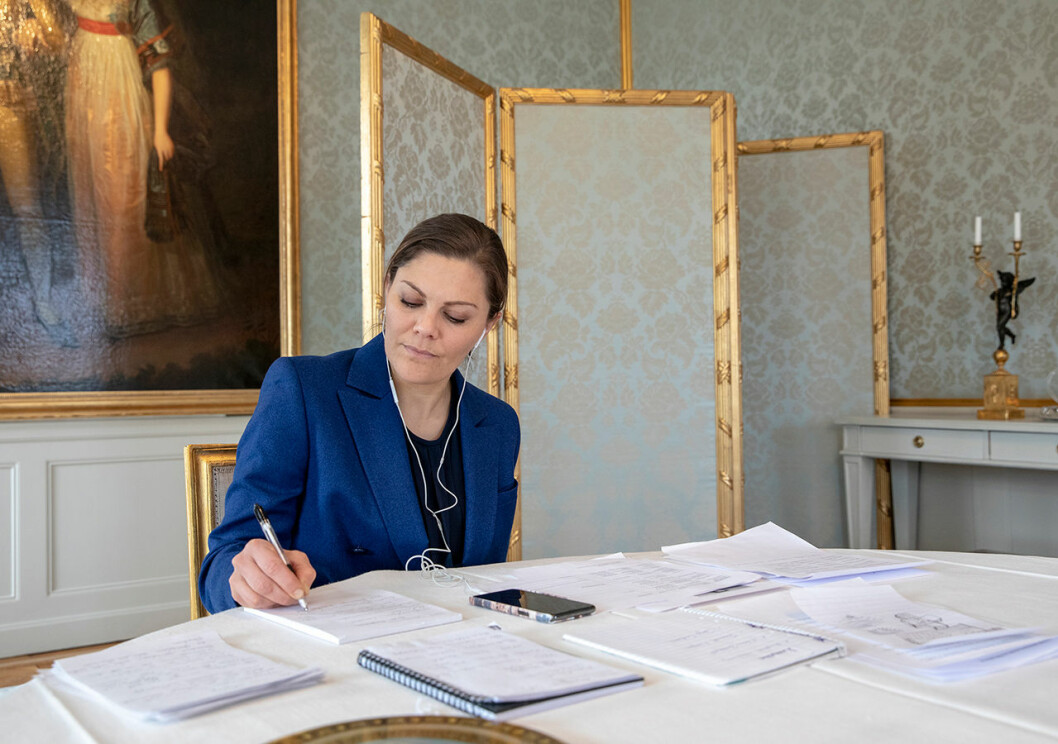 Kronprinsessan Victoria arbetar hemifrån Haga slott. kronprinsessan victoria arbetar på haga slott coronakris