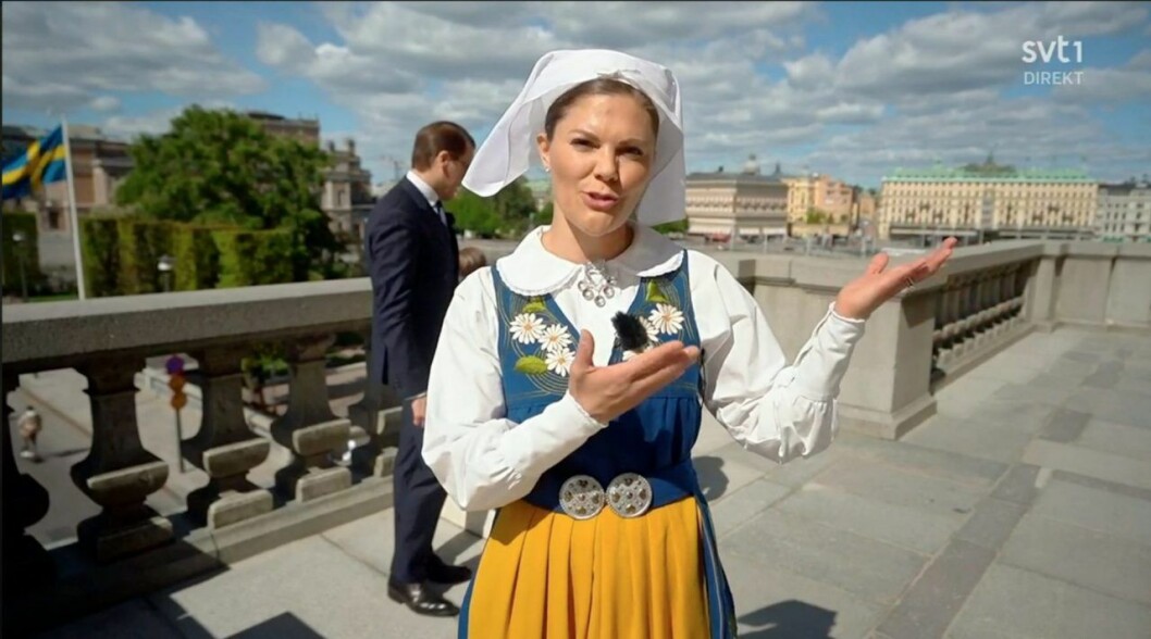Victoria skötte sig utmärkt i sin roll som slottsguide! victoria nationaldagen 2020