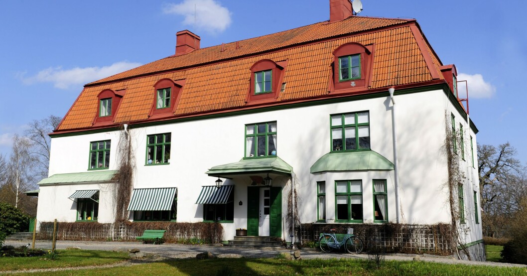 Villa Parkuddens hyresgäster fick vackert flytta när prinsessan Madeleine och Jonas Bergström planerade att flytta hit. Nu är det istället pensionärsbostäder för tidigare anställda vid Hovet.