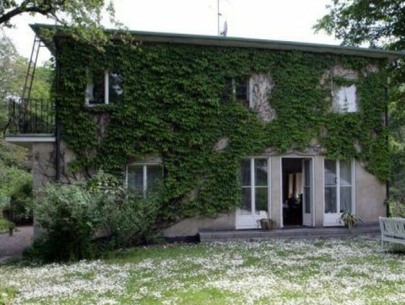 Villa Solbacken, Sofias och Carl Philips funkishus på Kungliga Djurgården i Stockholm. Prinsessan Sofias och prins Carl Philips hem Villa Solbacken på Kungliga Djurgården i Stockholm