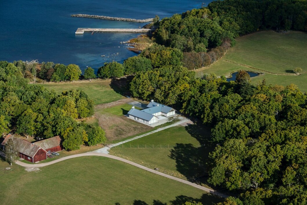 Kronprinsessfamiljens nybyggda sommarhus Villa Skönvik ligger ett par hundra meter från själva slottet. Villa Skönvik på Solliden slott.