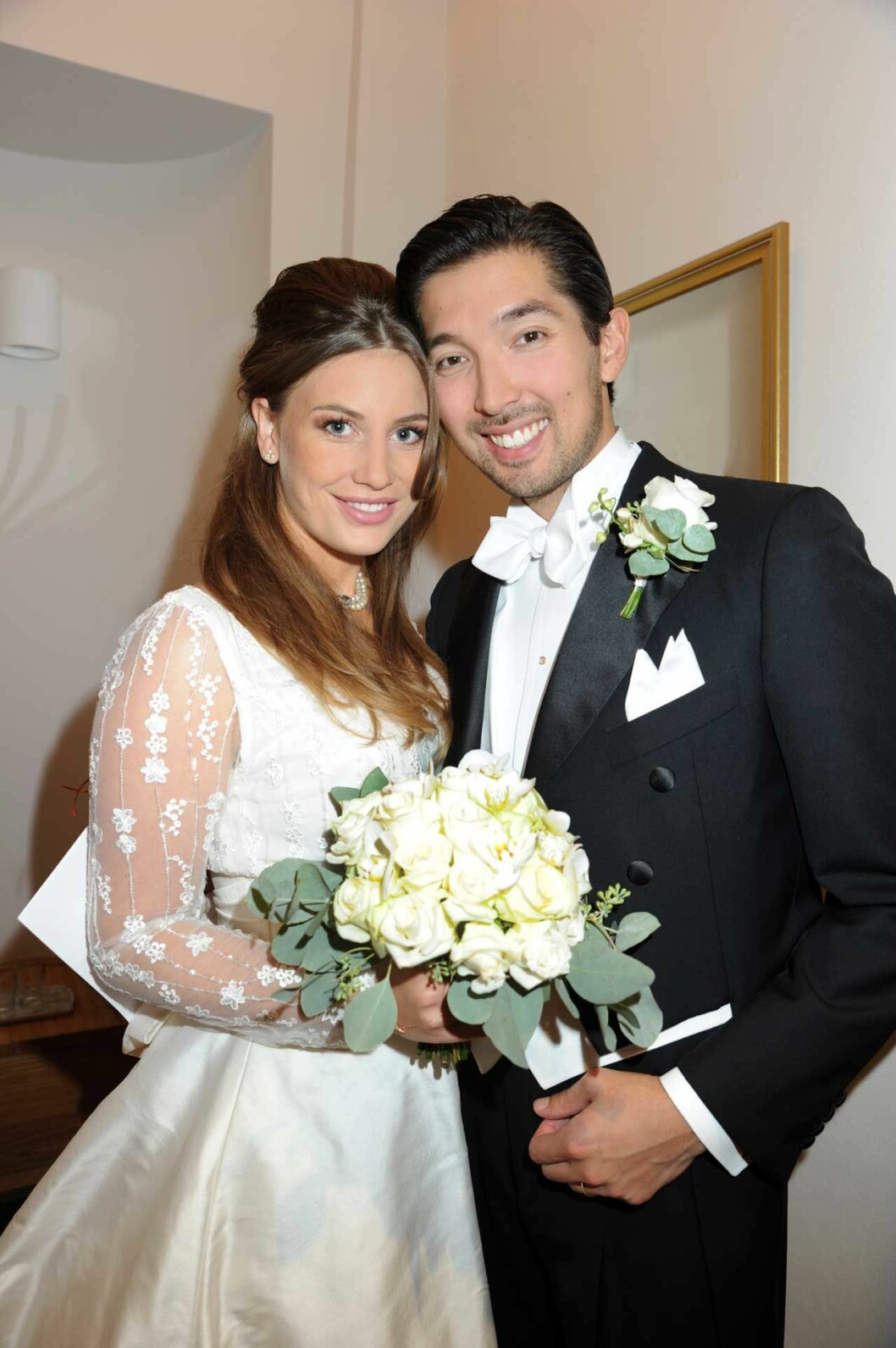 Vilken bröllopspar! Och vilken fin hyllning till Noppe bröllopet var Äntligen hustru och man! Linnea och Leonard, som tar Linneas familjs namn och numera heter Taube i efternamn.
