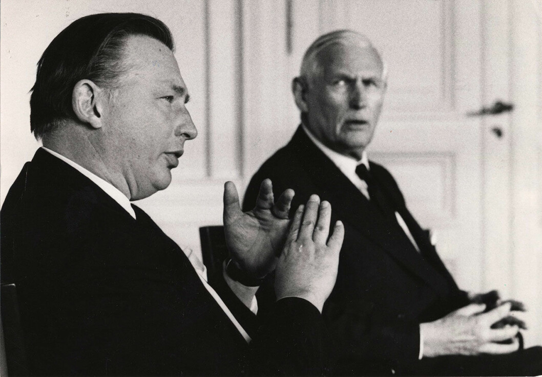 Marc Wallenberg (vänster) och farbror Jacob Wallenberg vid en presskonferens 1970. Wallenberg