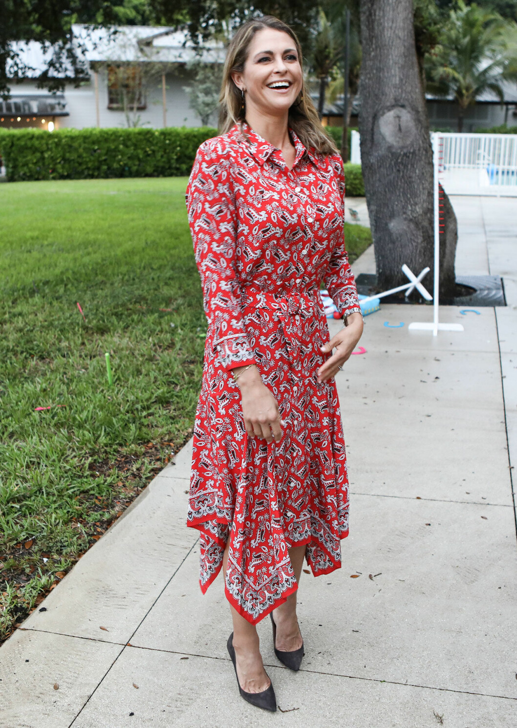 Prinsessan Madeleine i Florida. Klänningen kommer från veronica Beard. Credit: The Royals and I.