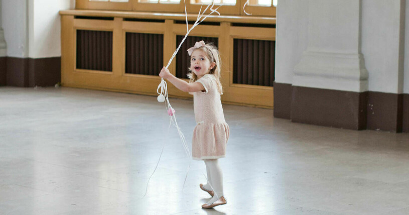 Full fart på prinsessan Leonores treårsdag... Prinsessan Leonore tre år gammal