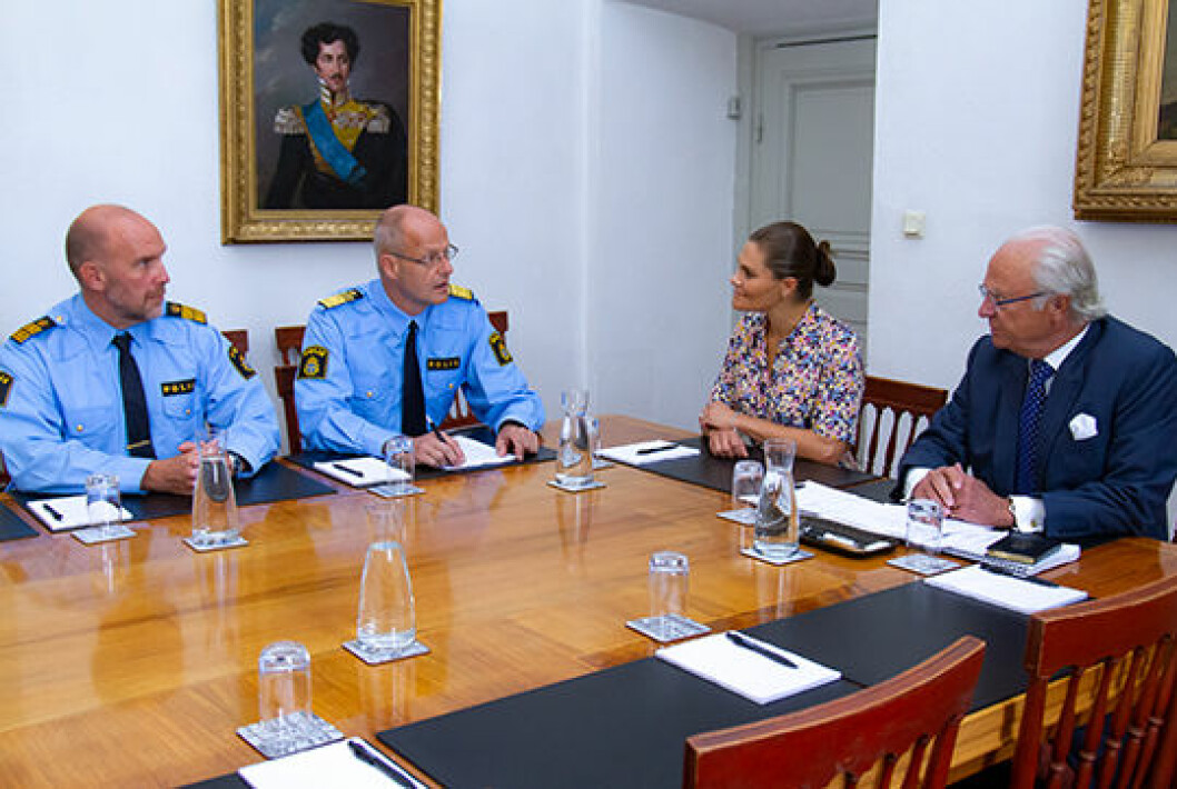 Kungen och kronprinsessan uttalar sig om skjutningarna som inträffat den senaste tiden i Sverige. Kung Carl Gustaf och kronprinsessan Victoria