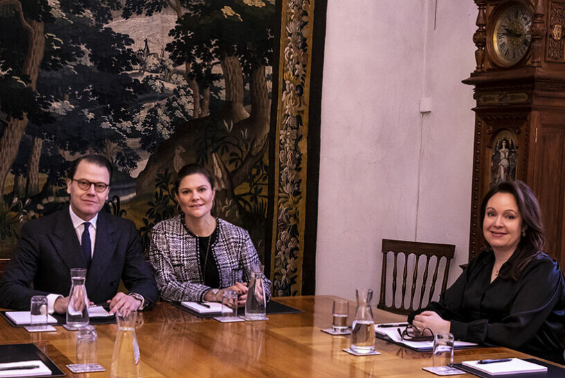 Det var tomt i hovets officiella kalender – men det visar sig att Victoria och Daniel hade ett uppdrag bakom kulisserna. Kronprinsessan Victoria och prins Daniel med Vattenfalls verkställande direktör och koncernchef Anna Borg