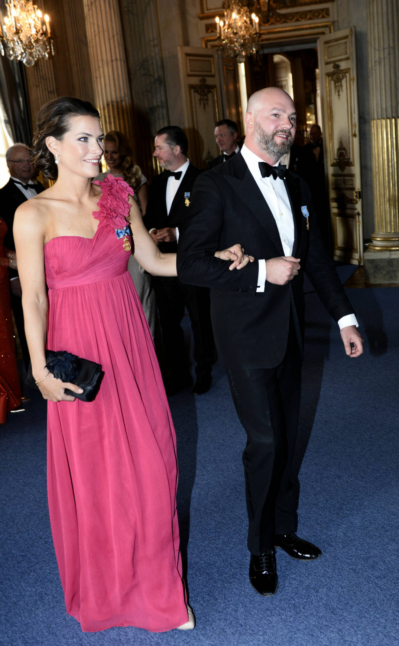 Prinsessan Christinas son Oscar Magnuson och hans fru Emma Magnuson på kungens 70-årsfest 2016