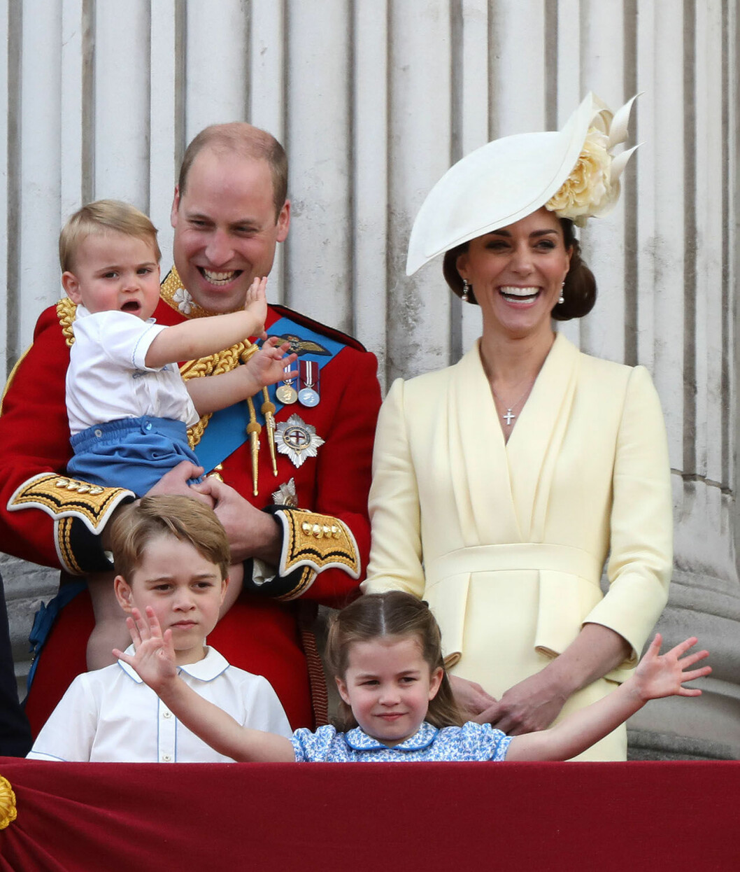 Hela fina familj på Trooping of the colour! Kate, William