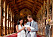 Hertiginnan Meghan, prins Harry och baby Archie i paradmatsalen St George’s Hall på Windsor Castle.
