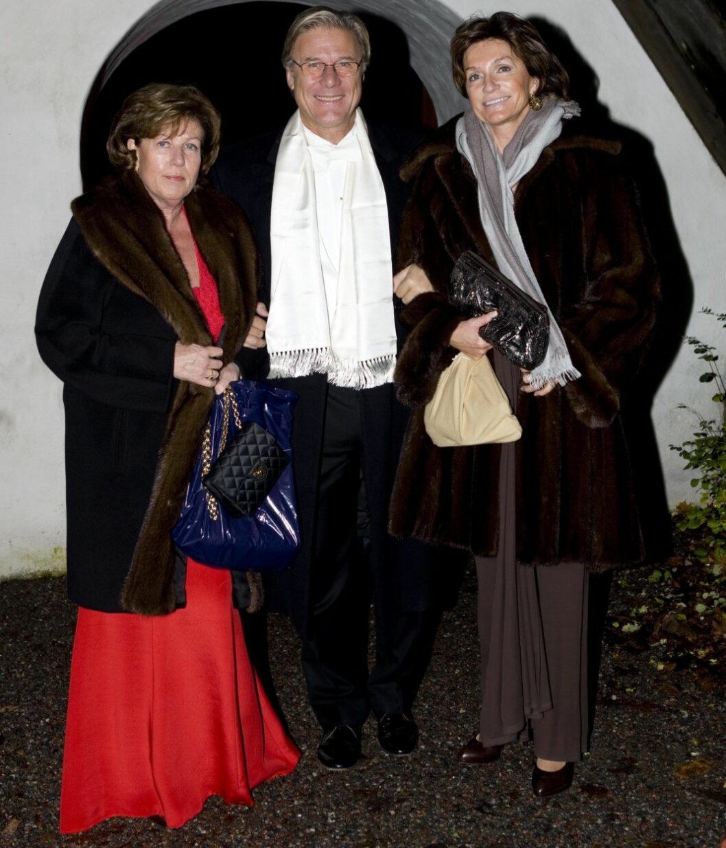 Birgitta Hasselquist har dottern Louise (Hasselquist), kungavännerna Fredrik och Carola Gottlieb är föräldrar till Louise Gottlieb.