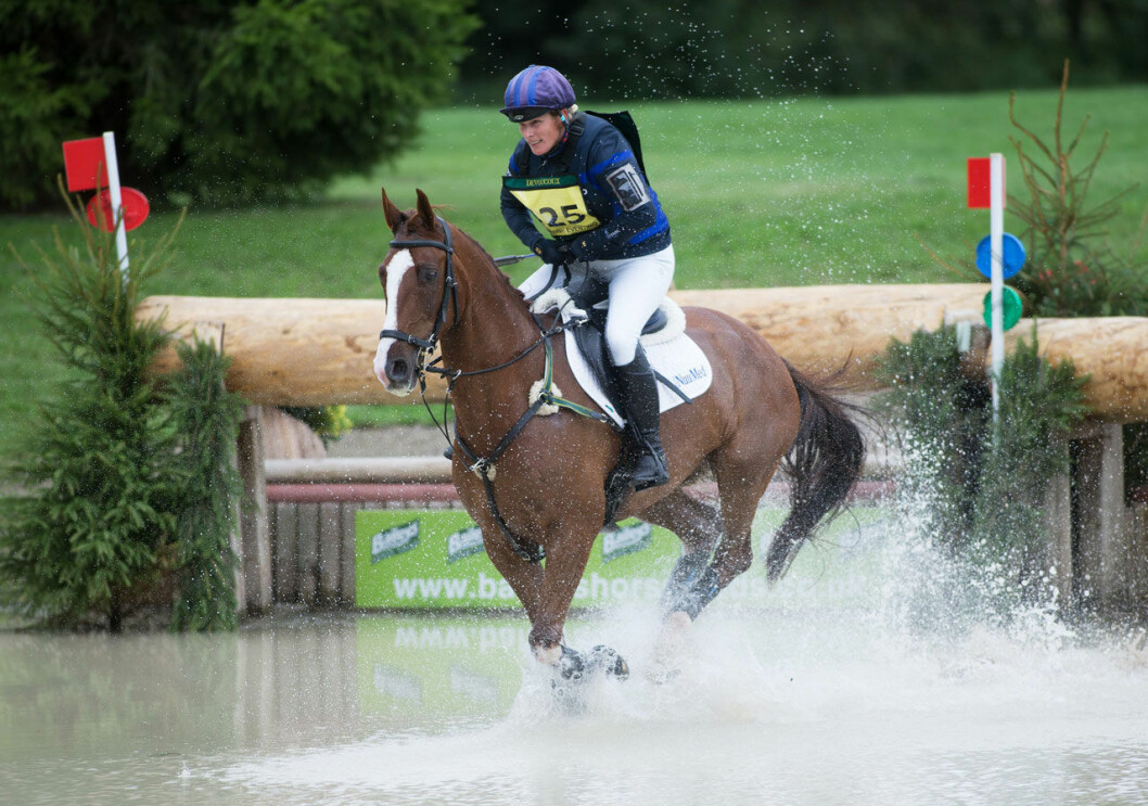 Zara ställde upp i Somerford Park Horse Trials bara månader efter förlossningen. Zara ställde upp i Somerford Park Horse Trials bara månader efter förlossningen.