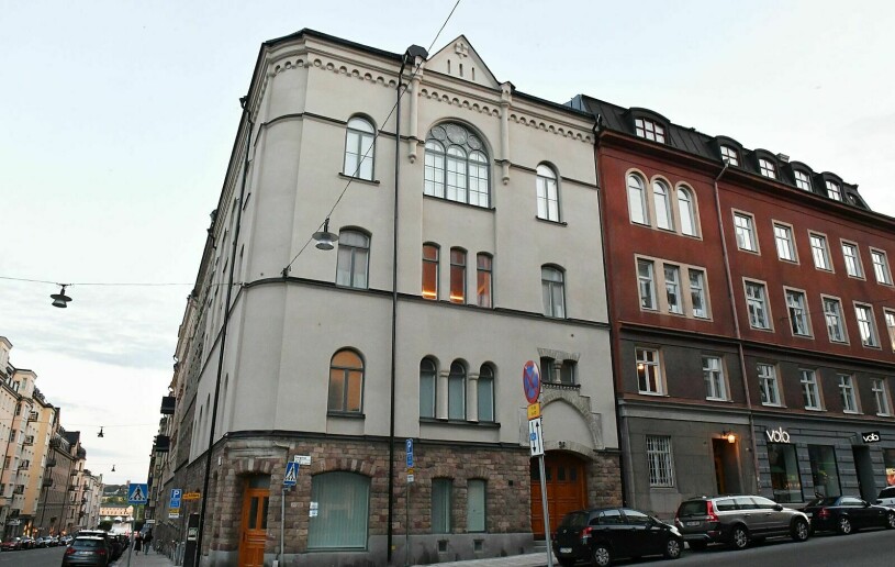 Zlatan och Helenas ombyggda kyrka, mitt på Östermlam!
